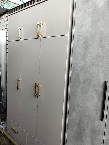 Мебель: Шкаф трёх дверные, Российский ЛДСП Ширина 1,30 высота 2,15 глубина 52 — 2