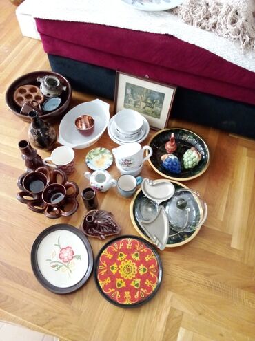 Ostali antikviteti: 400 komada porcelana,kristala i Murano stakla. Cena -dogovor — 7