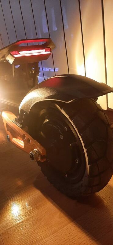 Elektrikli samokatlar: 2 aydır alınıb, pula ehtiyac olduğu üçün satılır. NFC ilə işləyir — 3