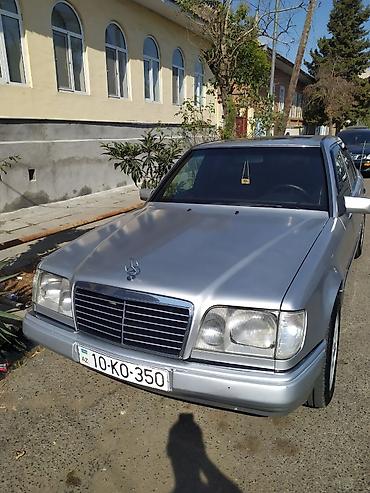 w203 mercedes: Mercedes-Benz W124: 2 l | 1994 il Sedan — 10