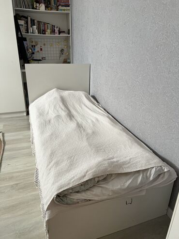 мягкая мебель для кафе: Кровать
