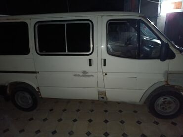 LDV: Məhsul: Ağ rəngli miniven/mikroavtobus (sürgülü yan qapılı) Təsvir: - — 9