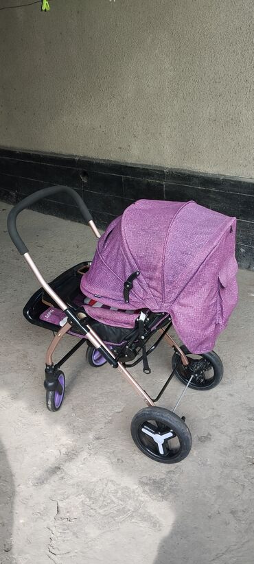 коляска детская зимняя: Коляска, цвет - Фиолетовый, Б/у