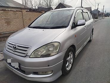 Toyota: Toyota Ipsum: 2002 г., 2.4 л, Автомат, Бензин, Минивэн — 2