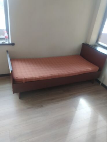 односпальная диван: Односпальная Кровать, Б/у