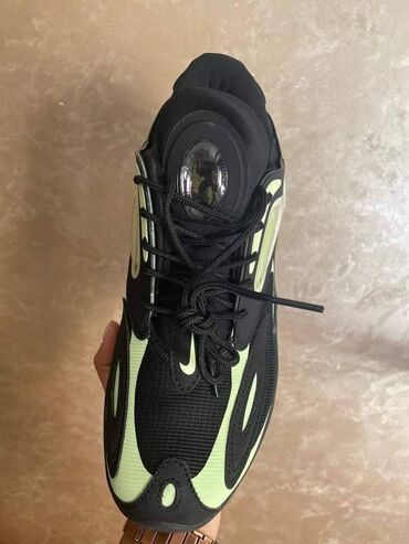 Women's Sneakers and athletic shoes: 42 — 18