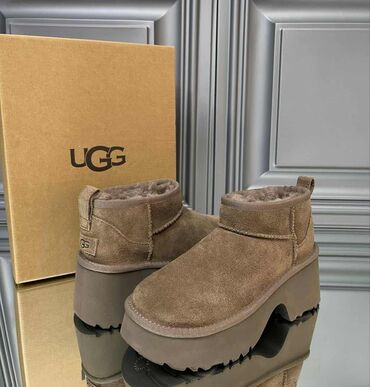 Ugg obuća: Ugg mini čizme, bоја - Bež, 41 — 1