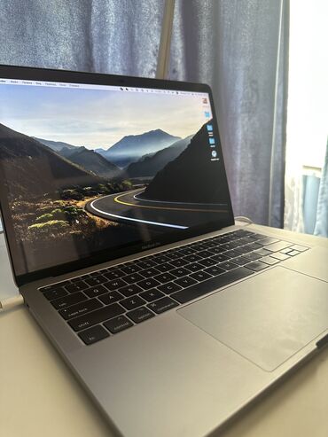 Ноутбуки: Ноутбук, Apple, 8 ГБ ОЗУ, Б/у, Для несложных задач