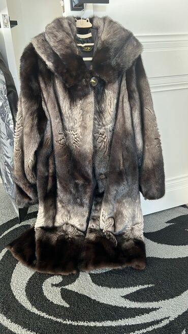 loreta пальто: Шуба, Тизеден, Капюшону бар, L
