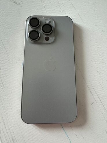 Apple iPhone: IPhone 15 Pro, Б/у, 256 ГБ, Серебристый, Защитное стекло, Коробка, 97 %