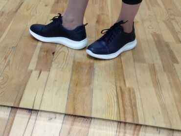 Baletkalar: Ninewest ayaqqabilari hamısı yenidir. 36-37 olculerdir. temiz — 9