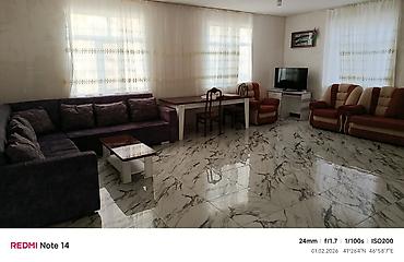 Həyət evləri və villaların satışı: Dağ mənzərəli həyət evi - İki mərtəbəli ev, üst mərtəbədə geniş — 10