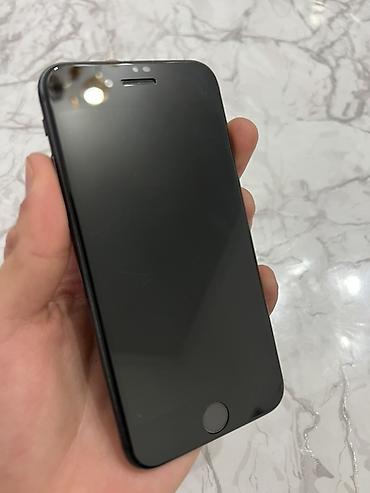 Apple iPhone: IPhone SE 2020, 64 ГБ, Черный, Чехол, 74 % — 9