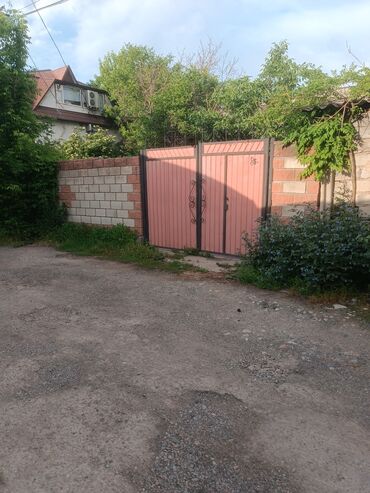 Продажа домов: Полдома, 76 м², 4 комнаты, Собственник, Старый ремонт