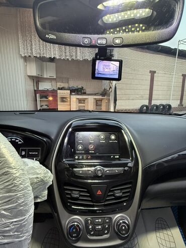 Chevrolet: Chevrolet Spark: 2018 г., 1 л, Вариатор, Бензин, Хэтчбэк — 16