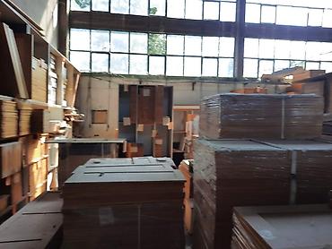 set za popravku parketa: Prodajem 2000 m2 hrastovih vratanca za kuhinje, ormare itd Cena 13€ m2 — 6