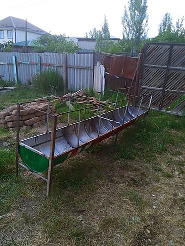 живой баран: Кормушка/желоб для скота из металла Описание: - Длинный секционный — 2