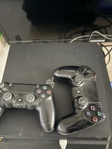 купить psp с играми: PS4 slim новая Коробка есть 500 гб Два оригинал джойстика 3 игры