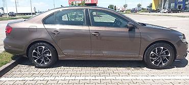glava upravljaca: WV Jetta proizvedena 2014 a kupljena nova 2016 godine. Automobil u — 7