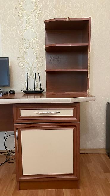 office table: Продам б/у компьютерный стол.
2000ссамовызов с Асанбая — 3