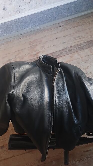 женские зимние кожаные куртки: Qara dəri kurtka - Material: qalın, təbii dəri görünüşlü, parlaq