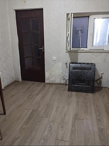 Həyət evləri və villalar: Salam.Ev Suraxanı hərbi komissarlığın yanında yerləşir.Evin qarşısında — 5