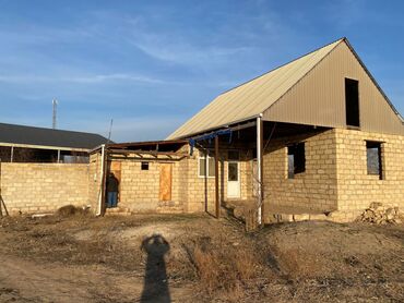 Samux rayonu ziyadlı kendinde 8 sotun içərisində yarım tikili ev