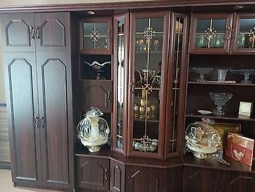 Qonaq otağı üçün klassik üslubda iri bufet-vitrin dəsti - Material