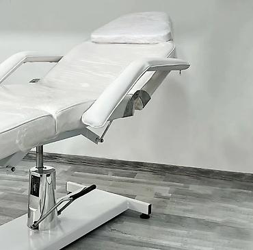 qədimi kreslo: Tibbi yataq 360 dərəcə fırlanır Ağ rəngdə, çoxfunksiyalı tibbi — 3