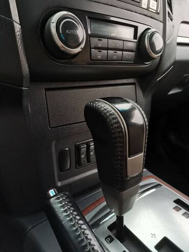 Mitsubishi: Mitsubishi Pajero: 2008 г., 3 л, Автомат, Бензин, Внедорожник — 14