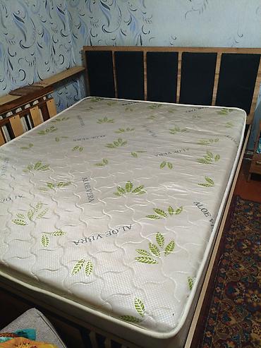 used bed: Двуспальная кровать, Б/у, С матрасом, длина - 210 см — 1