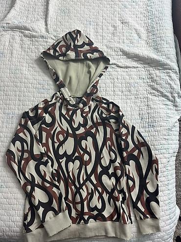 белое худи: Худи Number nine tribal
Size: 1
Хлопок: 100% турецкое качество — 1