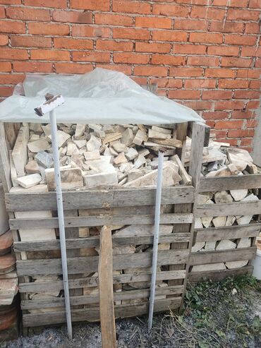 Građevinarstvo i rekonstrukcija: Lomljeni mermer idealan za ukrasavanje dvorista 20 kg 900 dinara
