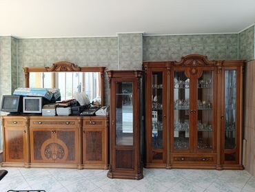Ev üçün digər mebel: Klassik üslubda massiv taxtadan hazırlanmış mebel dəsti Tərkibi: -