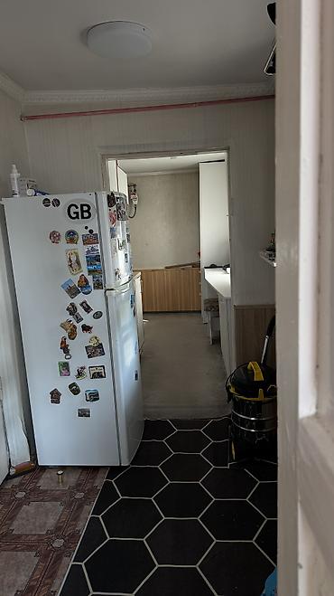 Продажа коттеджей и домов: Продаётся полдома с участком!!! 📍 г. Бишкек, район Азия Молл — 17