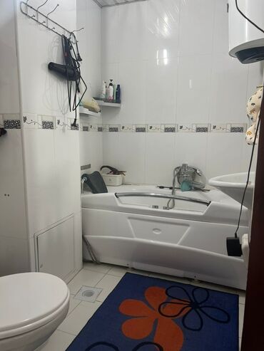 сдаю 2 комнатну квартиру долгосрочно: 2 комнаты, Собственник, Без подселения, С мебелью частично