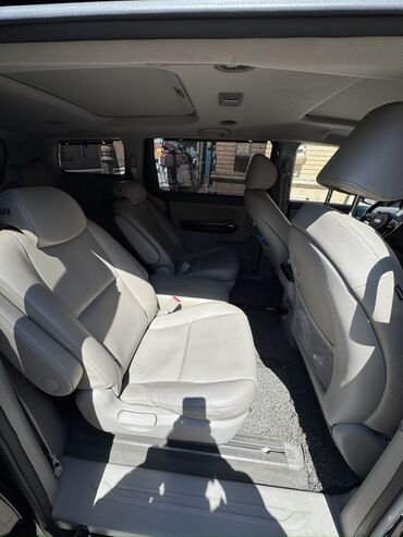 Kia: Kia Carnival: 2.2 l | 2016 il Van/Minivan — 14