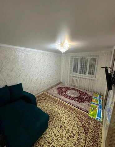 срочно продаётся 1 комнатная квартира в районе ошского рынка по улице молодая гвардия токтогула: 2 комнаты, 44 м², Индивидуалка, 1 этаж, Косметический ремонт