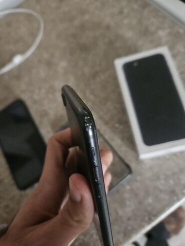 Apple iPhone: IPhone 7, 32 GB, Qara, Barmaq izi — 7
