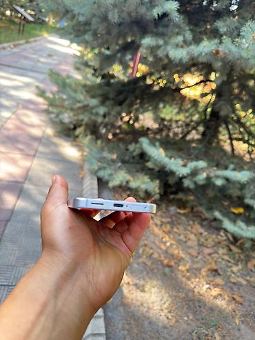 s 20fe: Смартфон с тройной основной камерой и LED-вспышкой. Корпус — 2