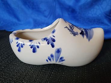 trimer lilly: Klompa pepeljara nova holandska delft iz 70ih godina. Nova klompa — 5
