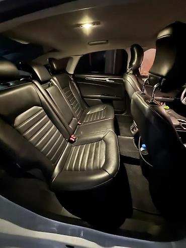 satılık araba: Ford Fusion sedan – ağ rəng, geniş salon və iri baqaj. idiyal — 3