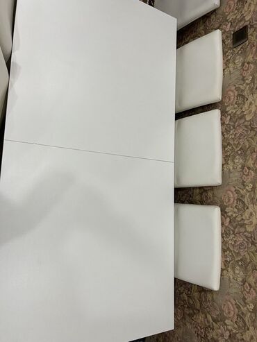 işlenmiş stul: Раскладной белый стол, в идеальном состоянии
