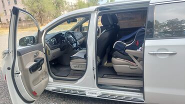 Kia: Kia Carnival: 2017 г., 2.2 л, Автомат, Дизель, Минивэн — 12