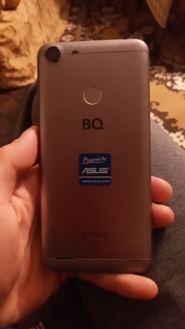 telefon mingəçevir: BenQ B502, 16 GB, rəng - Gümüşü, Sensor, Barmaq izi, İki sim kartlı