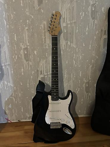 klas 6: Elektro gitar – Eko (Est. 1959) brendi, Strat tərzi gövdə dizaynı - — 2