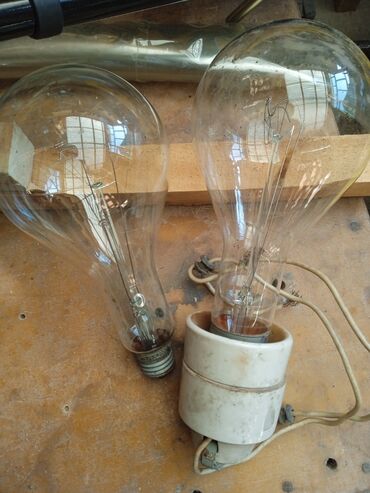 лед лампа h1: Продам две лампы одна е27, другая е40 вместе с патроном. Мощность