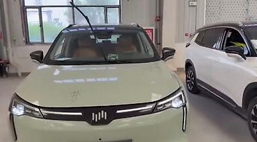 Другие автомобили: Представляем современный кроссовер темно-зеленого цвета. Автомобиль — 5