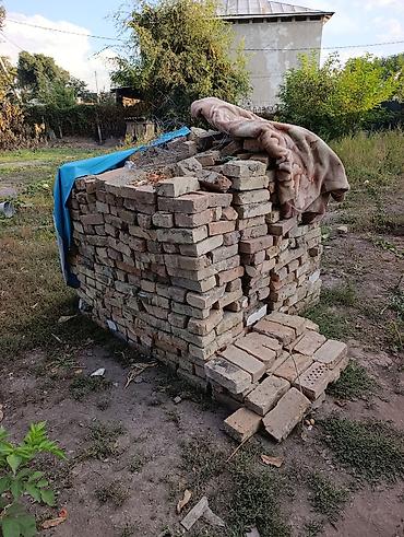 Кирпич, строительные блоки: Кирпич бар мин штуктай бар баасы 10 сомдон . Кара-Балта да — 1