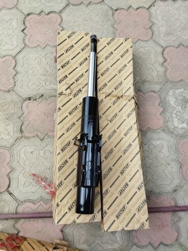 цельнометаллический спринтер: Продаю запчасти на спринтер Rex 906 и на спринтер 901 . передний